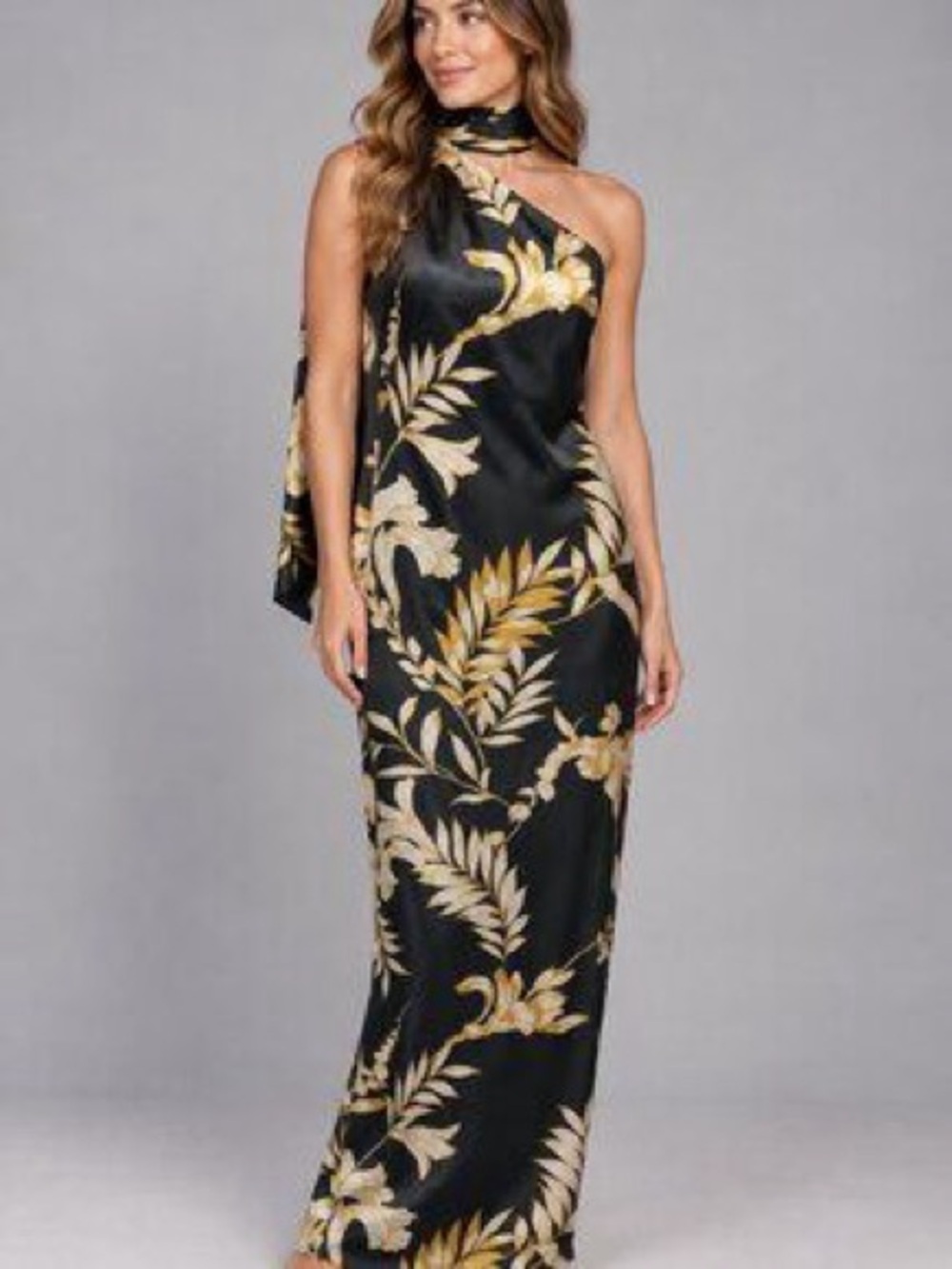 15. Vince Camuto • NWT Black & Gold One-Shoulder Maxi Dress